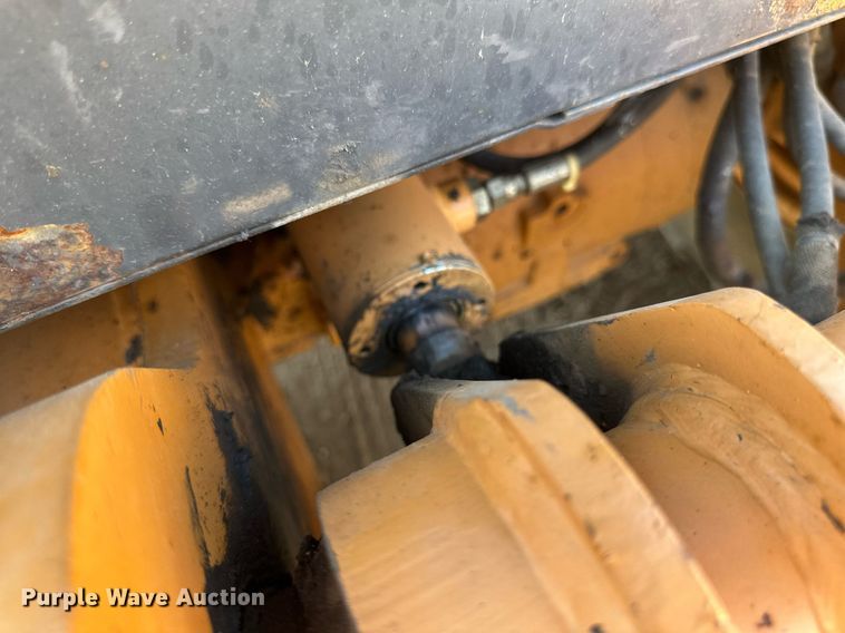 image for item EB2738 2005 Case 570MXT Turbo landscape tractor