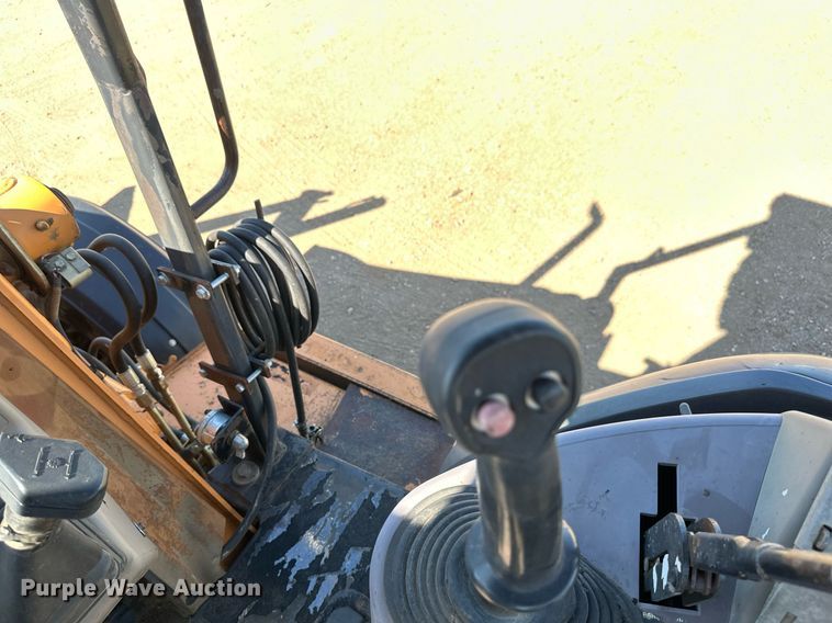 image for item EB2738 2005 Case 570MXT Turbo landscape tractor