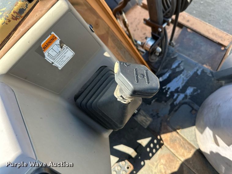 image for item EB2738 2005 Case 570MXT Turbo landscape tractor