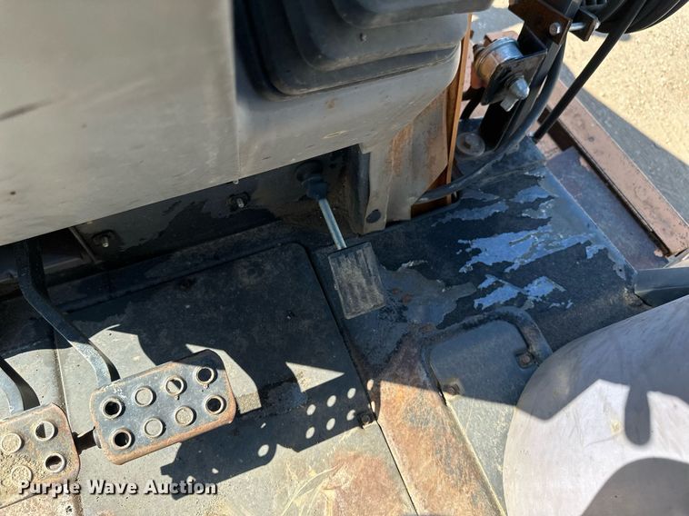 image for item EB2738 2005 Case 570MXT Turbo landscape tractor