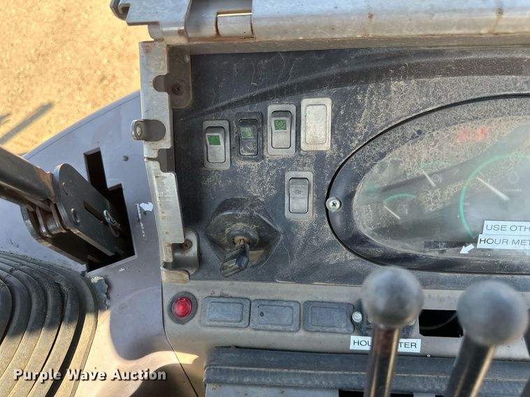 image for item EB2738 2005 Case 570MXT Turbo landscape tractor