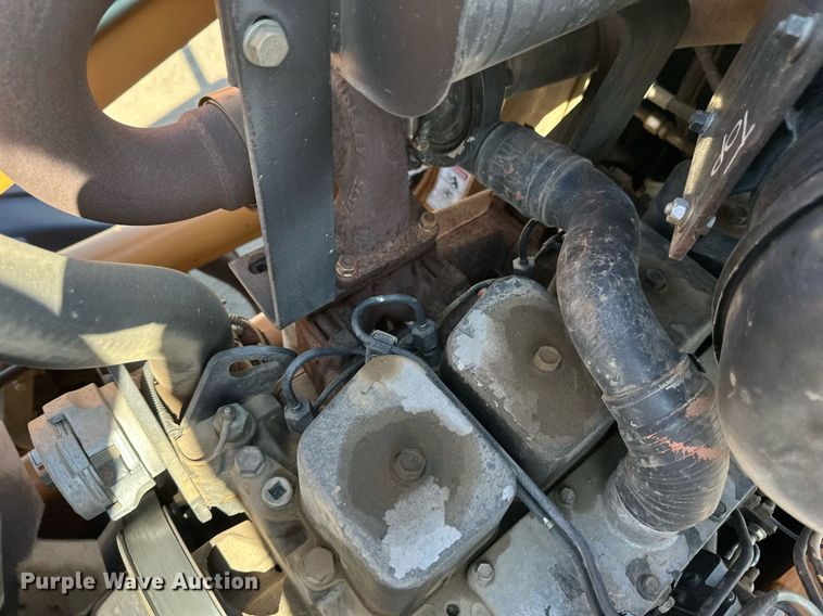 image for item EB2738 2005 Case 570MXT Turbo landscape tractor