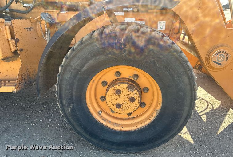 image for item EB2738 2005 Case 570MXT Turbo landscape tractor