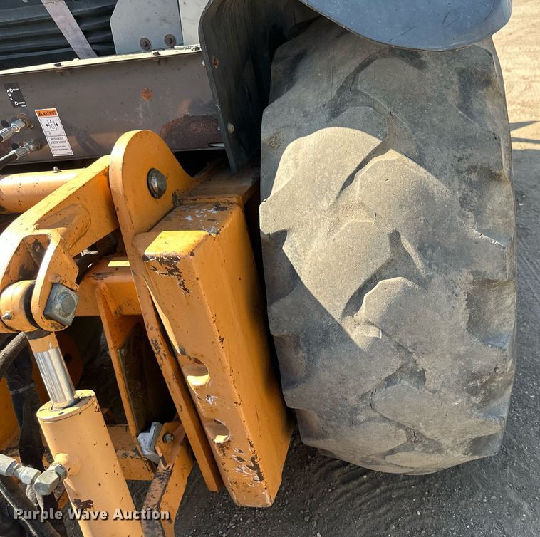 image for item EB2738 2005 Case 570MXT Turbo landscape tractor