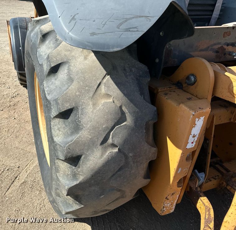 image for item EB2738 2005 Case 570MXT Turbo landscape tractor