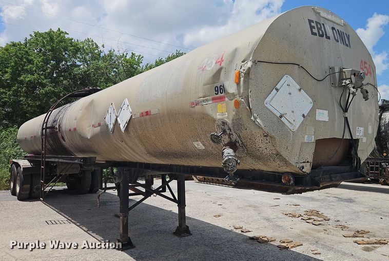 image for item EB8137 1974 TrailMobile asphalt distributor trailer