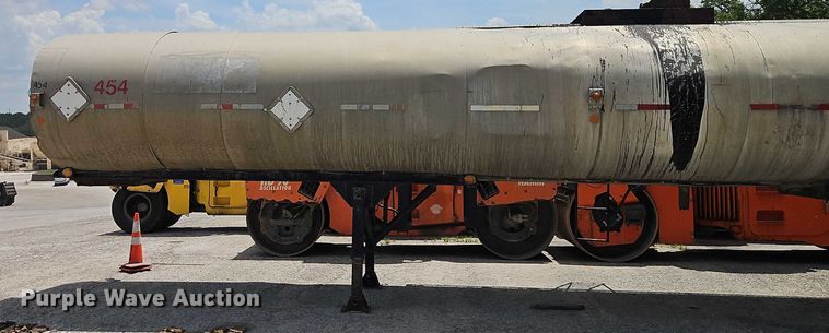 image for item EB8137 1974 TrailMobile asphalt distributor trailer