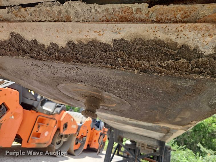 image for item EB8137 1974 TrailMobile asphalt distributor trailer