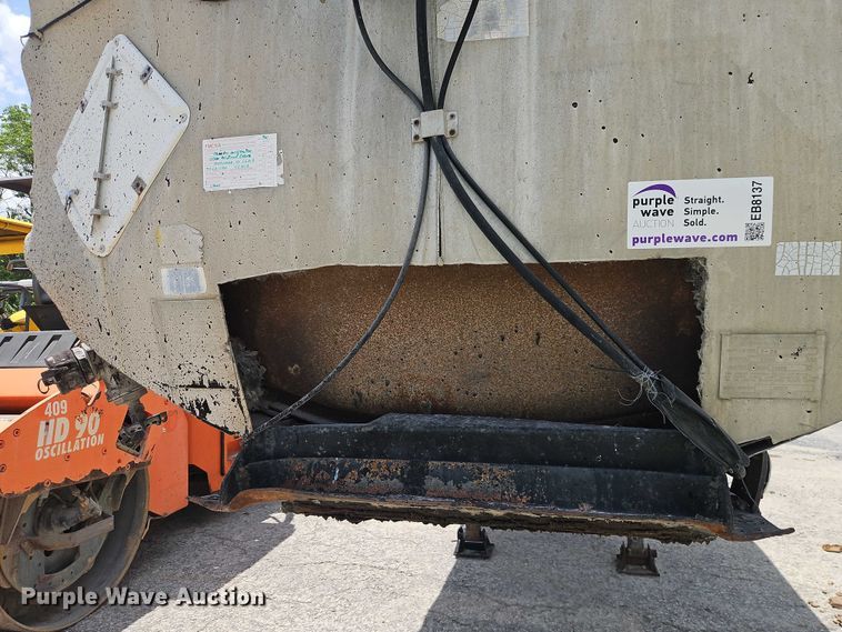 image for item EB8137 1974 TrailMobile asphalt distributor trailer