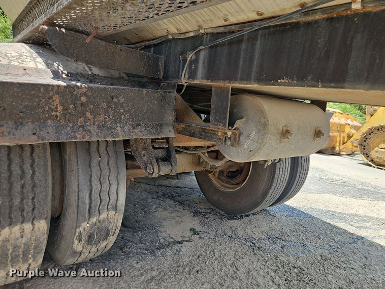 image for item EB8137 1974 TrailMobile asphalt distributor trailer