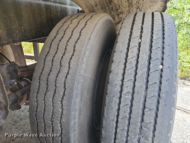 image for item EB8137 1974 TrailMobile asphalt distributor trailer