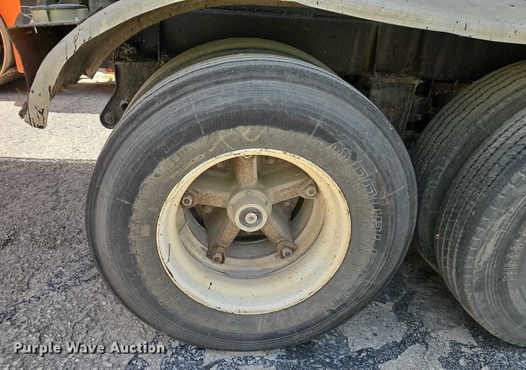 image for item EB8137 1974 TrailMobile asphalt distributor trailer