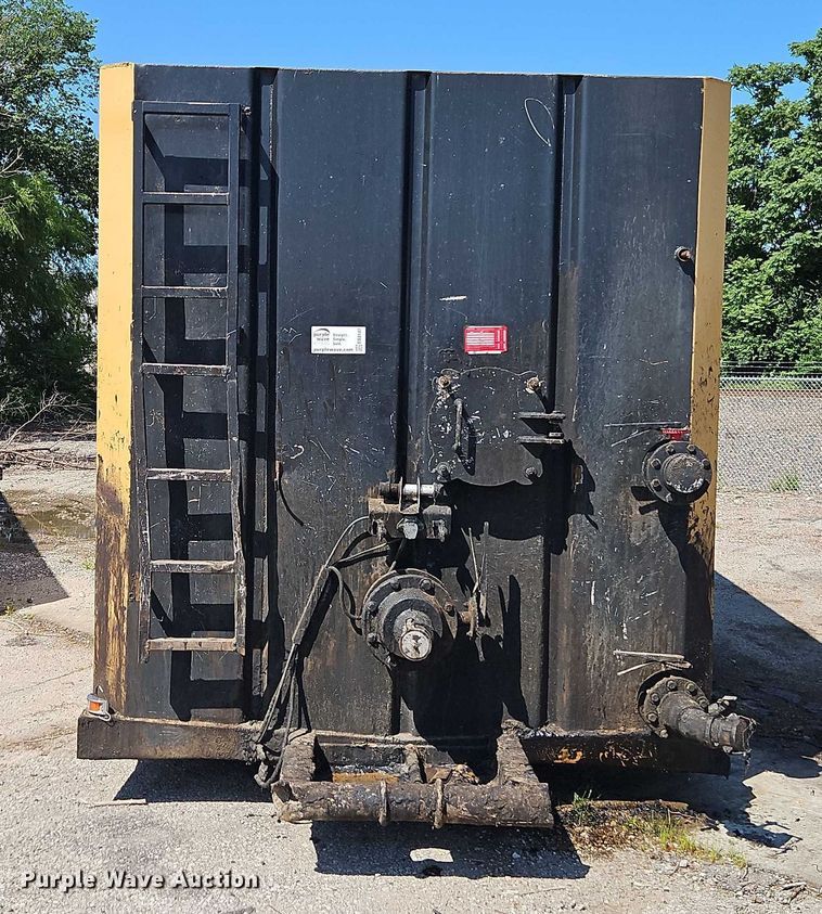 image for item EB8147 1998 Wich frac tank trailer