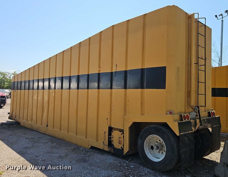image for item EB8147 1998 Wich frac tank trailer