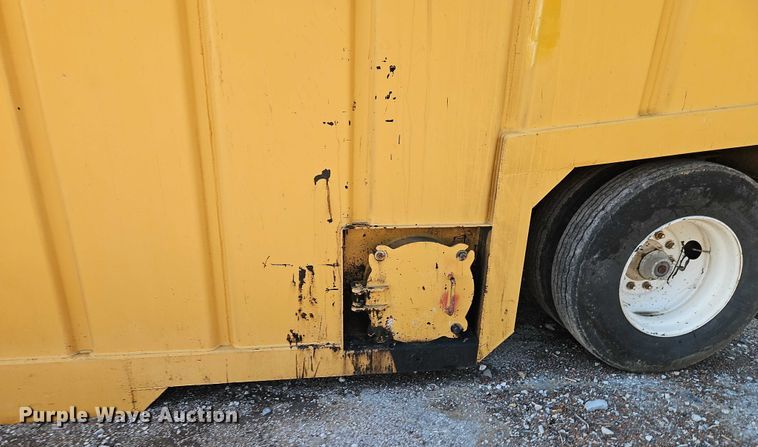 image for item EB8147 1998 Wich frac tank trailer