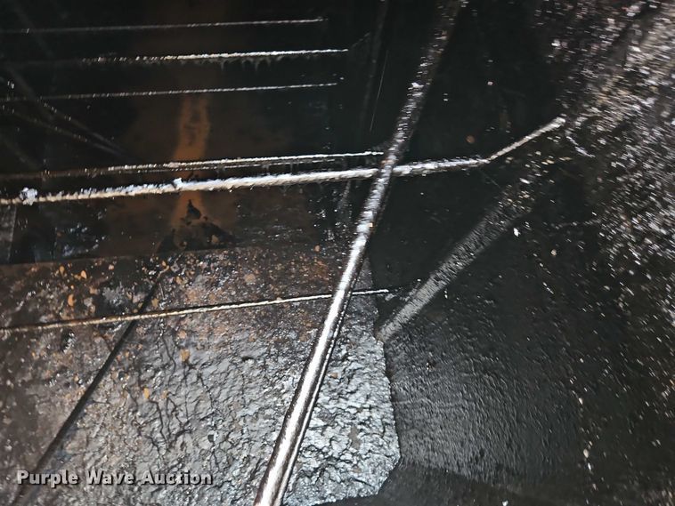 image for item EB8147 1998 Wich frac tank trailer