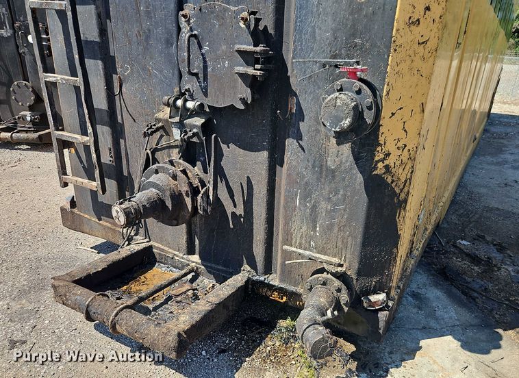 image for item EB8147 1998 Wich frac tank trailer