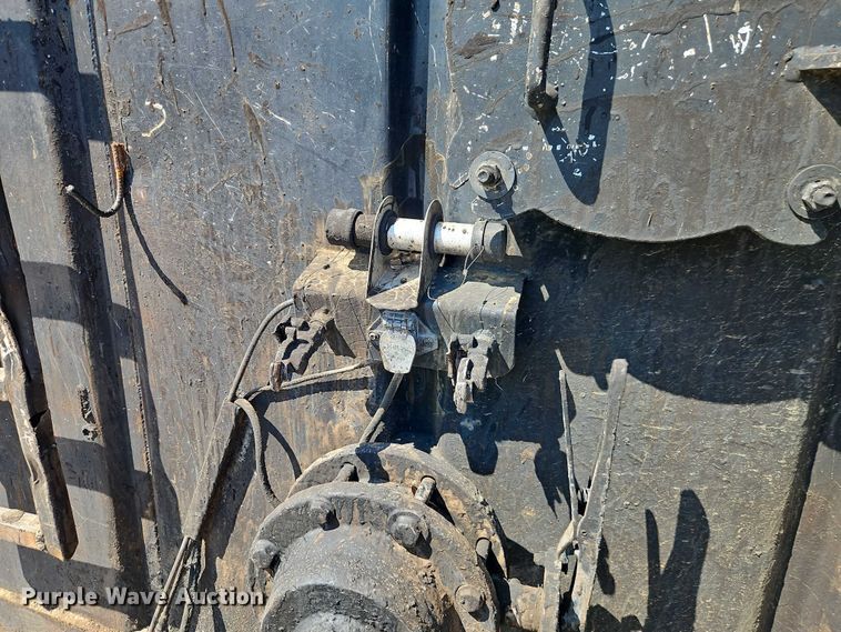 image for item EB8147 1998 Wich frac tank trailer