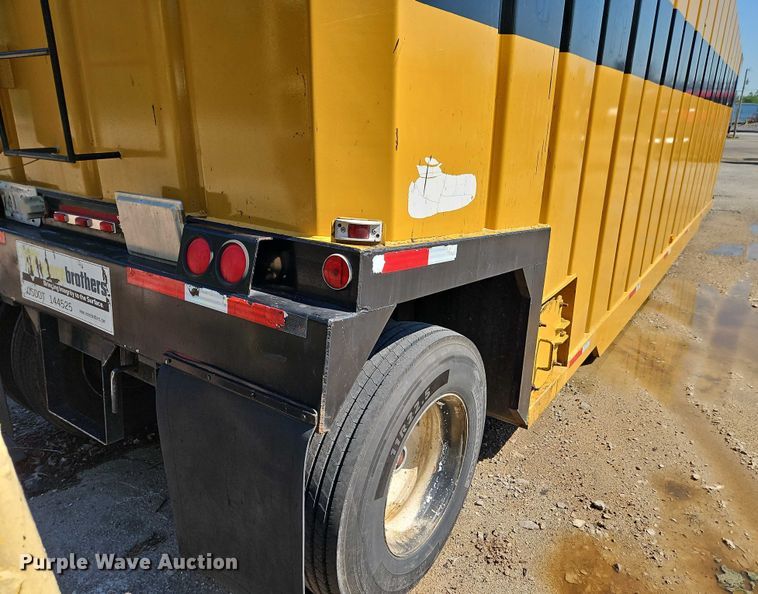 image for item EB8148 1998 Wich frac tank trailer