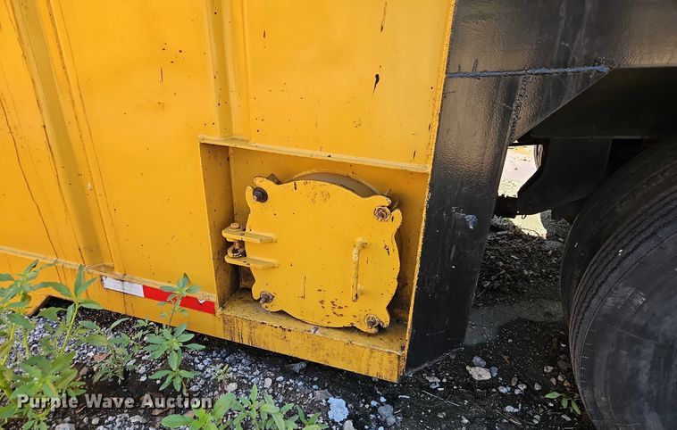 image for item EB8148 1998 Wich frac tank trailer