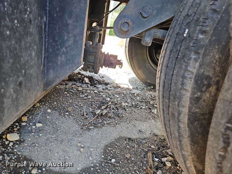 image for item EB8148 1998 Wich frac tank trailer