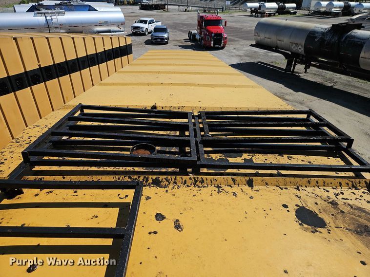 image for item EB8148 1998 Wich frac tank trailer