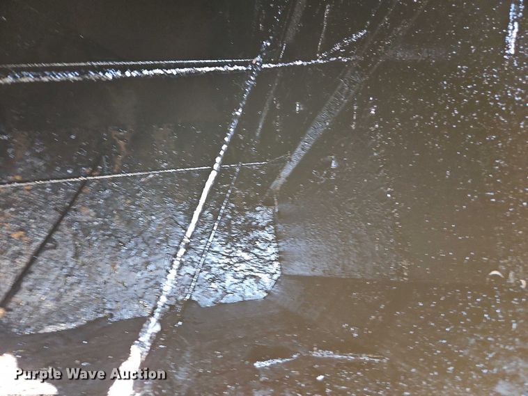 image for item EB8148 1998 Wich frac tank trailer