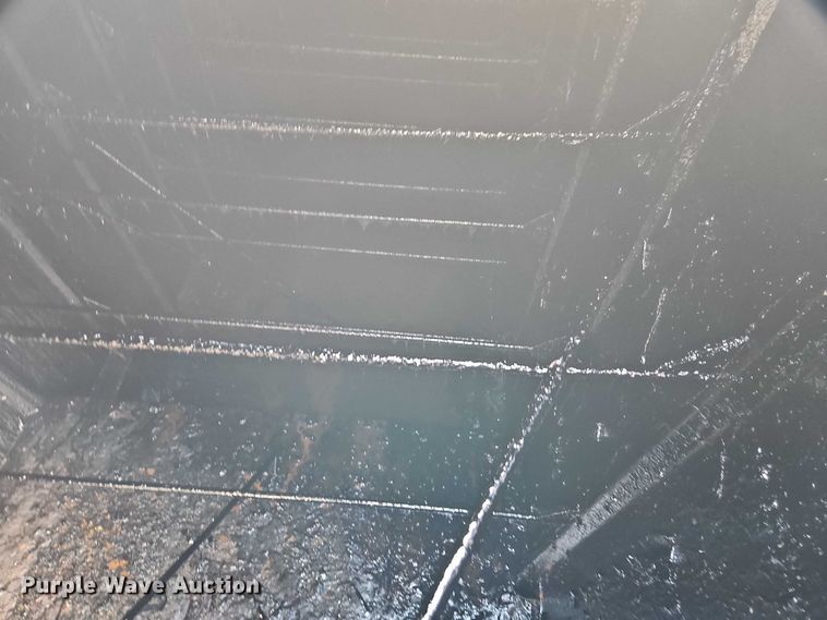 image for item EB8148 1998 Wich frac tank trailer