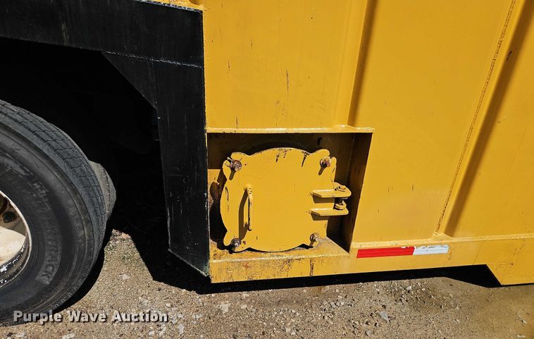 image for item EB8148 1998 Wich frac tank trailer