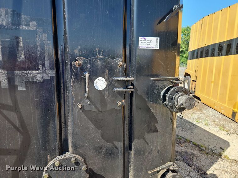 image for item EB8148 1998 Wich frac tank trailer