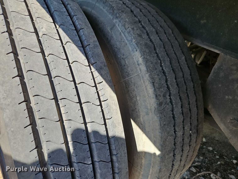 image for item EB8148 1998 Wich frac tank trailer