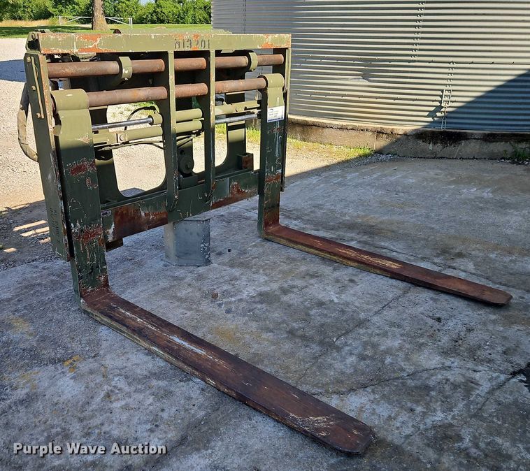 image for item EB8150 Wheel loader forks