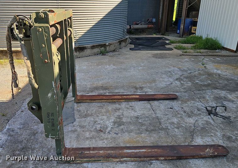 image for item EB8150 Wheel loader forks