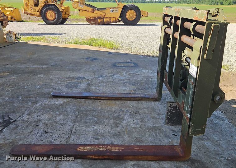 image for item EB8150 Wheel loader forks