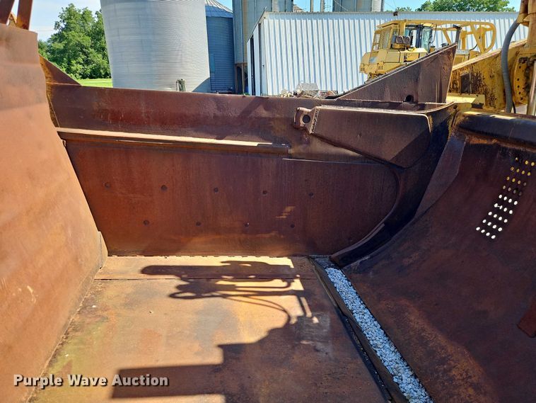 image for item EB8151 1973 Caterpillar 631C scraper