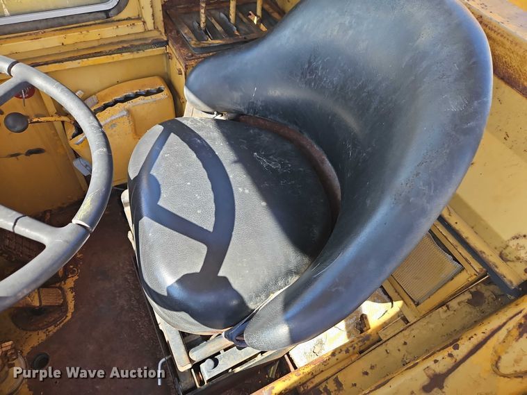 image for item EB8151 1973 Caterpillar 631C scraper