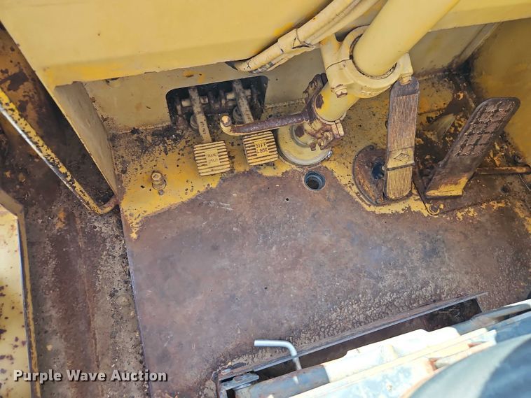 image for item EB8151 1973 Caterpillar 631C scraper