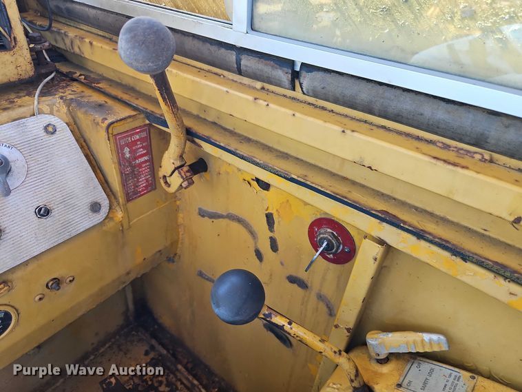 image for item EB8151 1973 Caterpillar 631C scraper