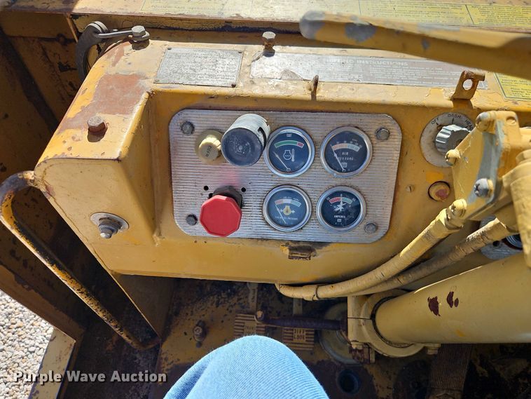 image for item EB8151 1973 Caterpillar 631C scraper