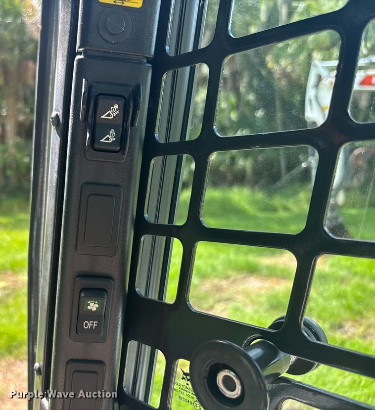 image for item EC3701 2024 Bobcat T770 tracked skid steer loader