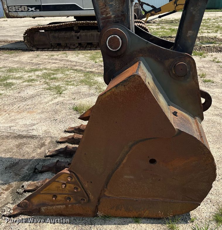 image for item EC3720 2008 Volvo EC360CL excavator