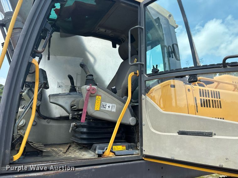 image for item EC3720 2008 Volvo EC360CL excavator