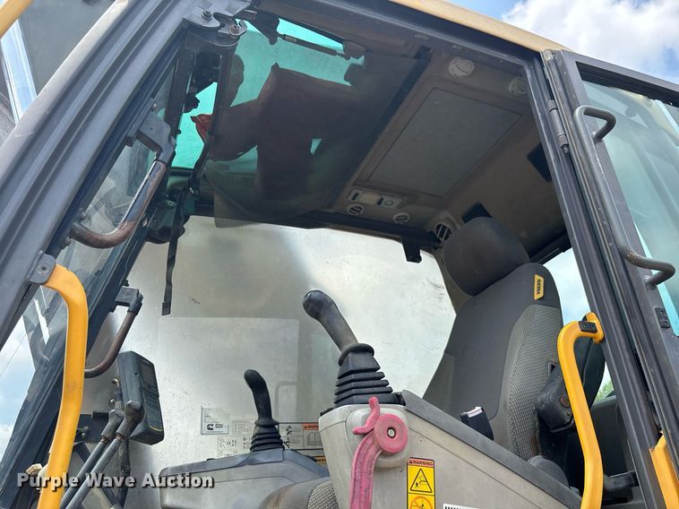 image for item EC3720 2008 Volvo EC360CL excavator
