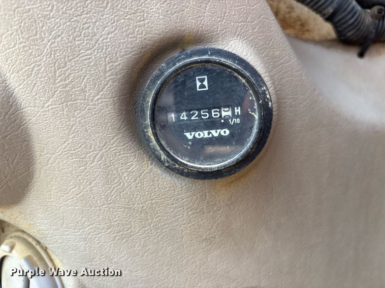 image for item EC3720 2008 Volvo EC360CL excavator