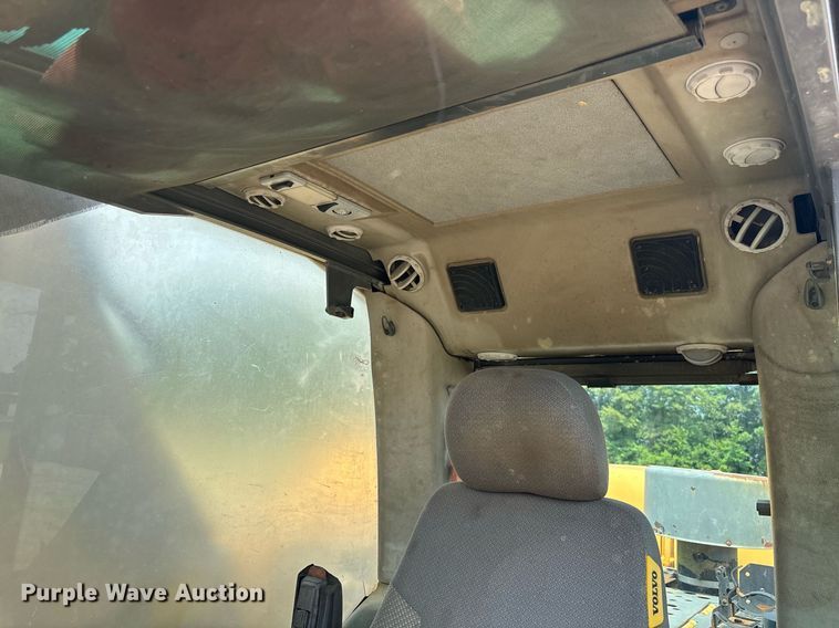 image for item EC3720 2008 Volvo EC360CL excavator