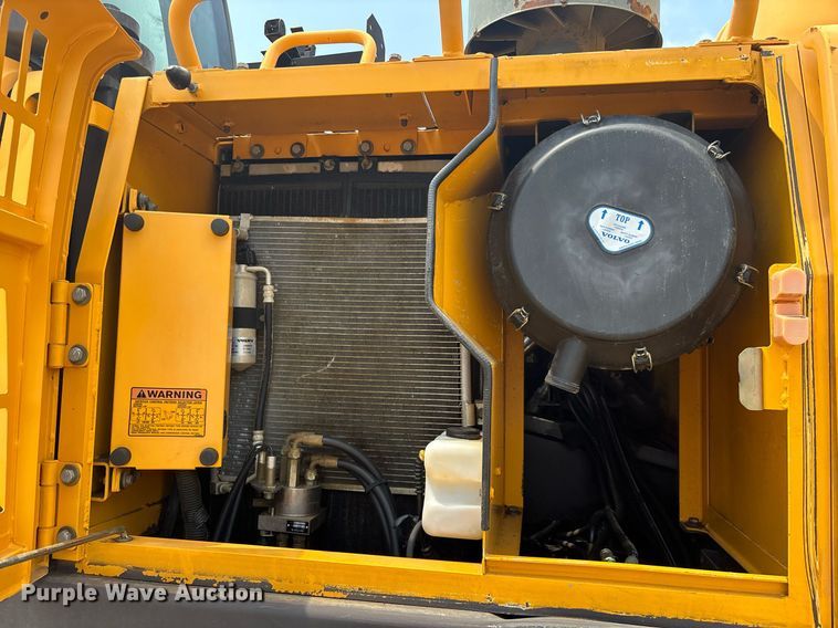 image for item EC3720 2008 Volvo EC360CL excavator