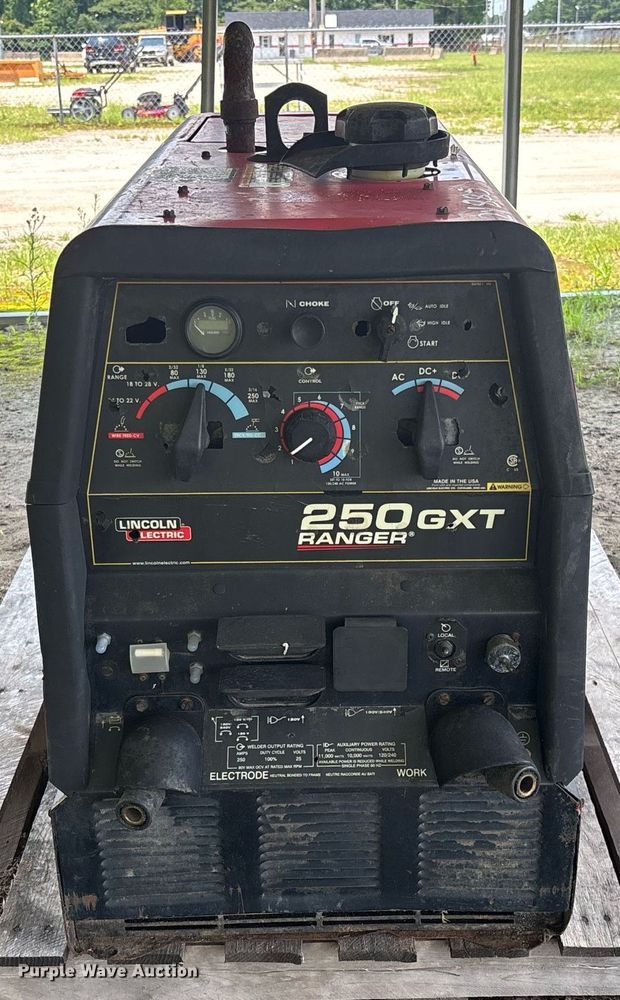 image for item EC3723 Lincoln Electric Ranger 250 GXT welder/generator