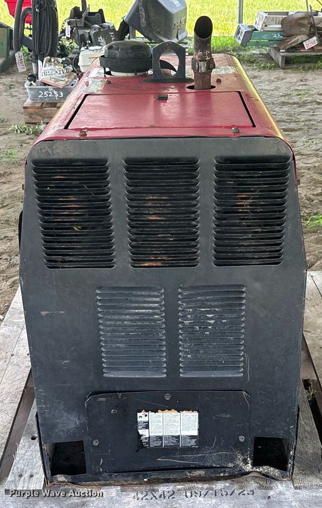 image for item EC3723 Lincoln Electric Ranger 250 GXT welder/generator