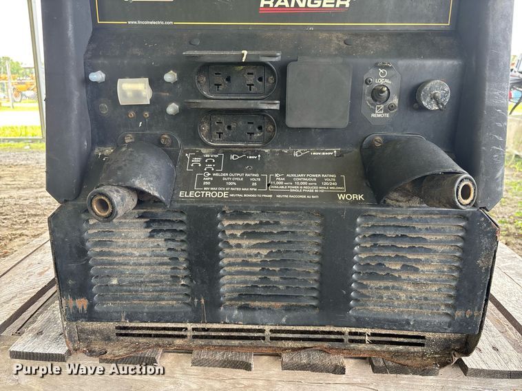 image for item EC3723 Lincoln Electric Ranger 250 GXT welder/generator