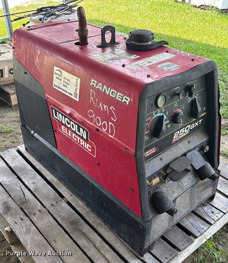 image for item EC3724 Lincoln Electric  Ranger 250 GXT welder/generator